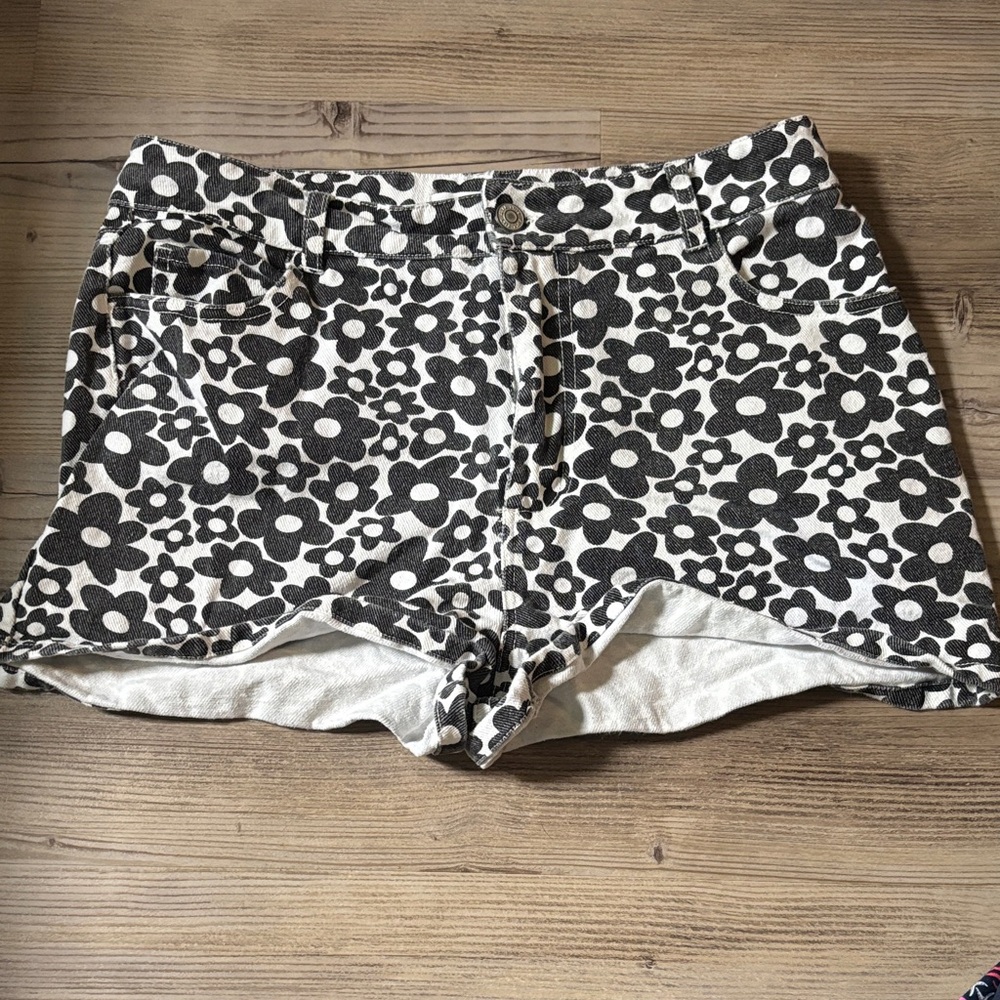 Full Tilt Black and White Floral Jean Shorts